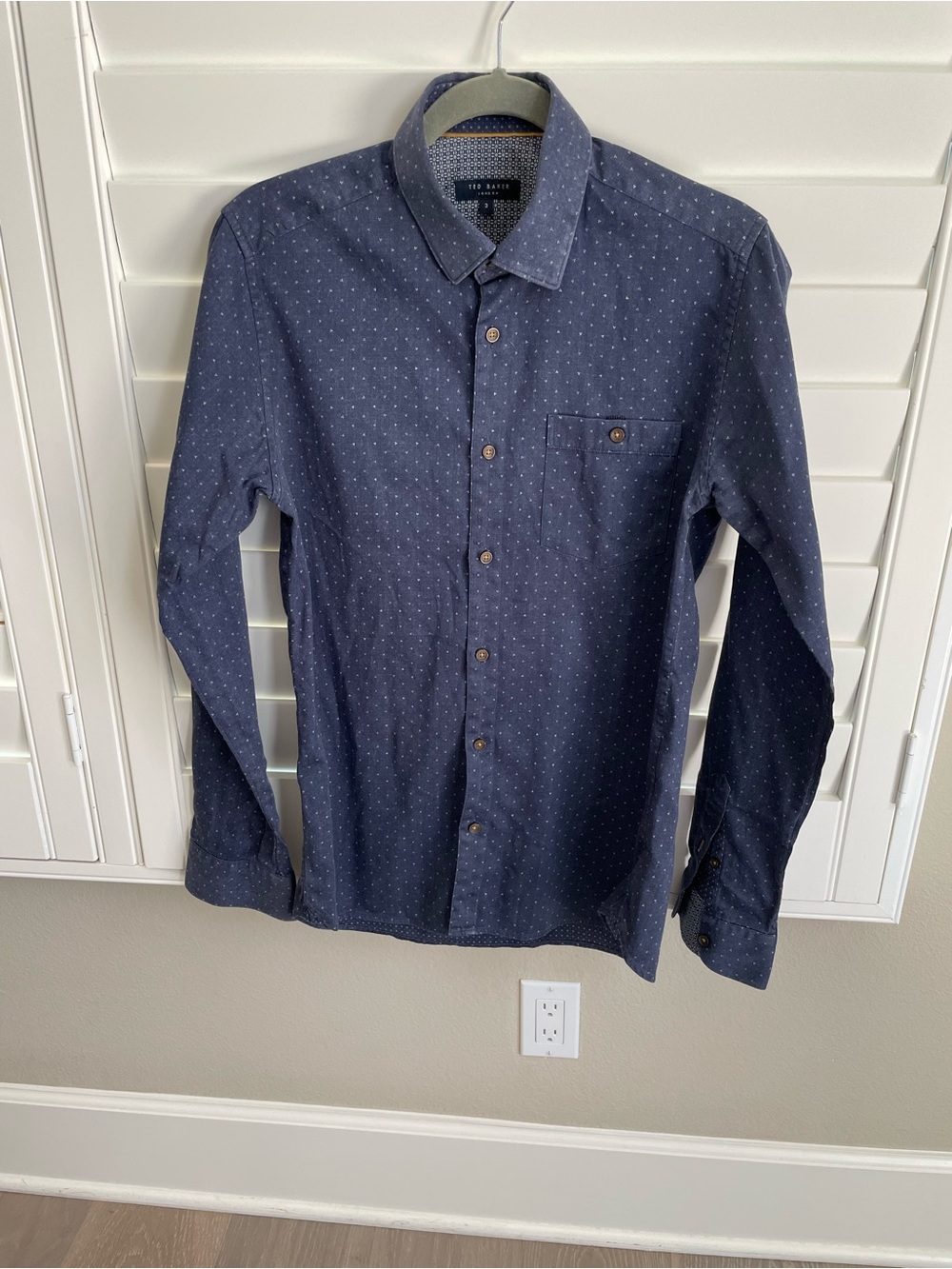 Ted Baker London Men’s DAISY PRINT Cotton Shirt Sz 3( xs-s )  Navy Blue